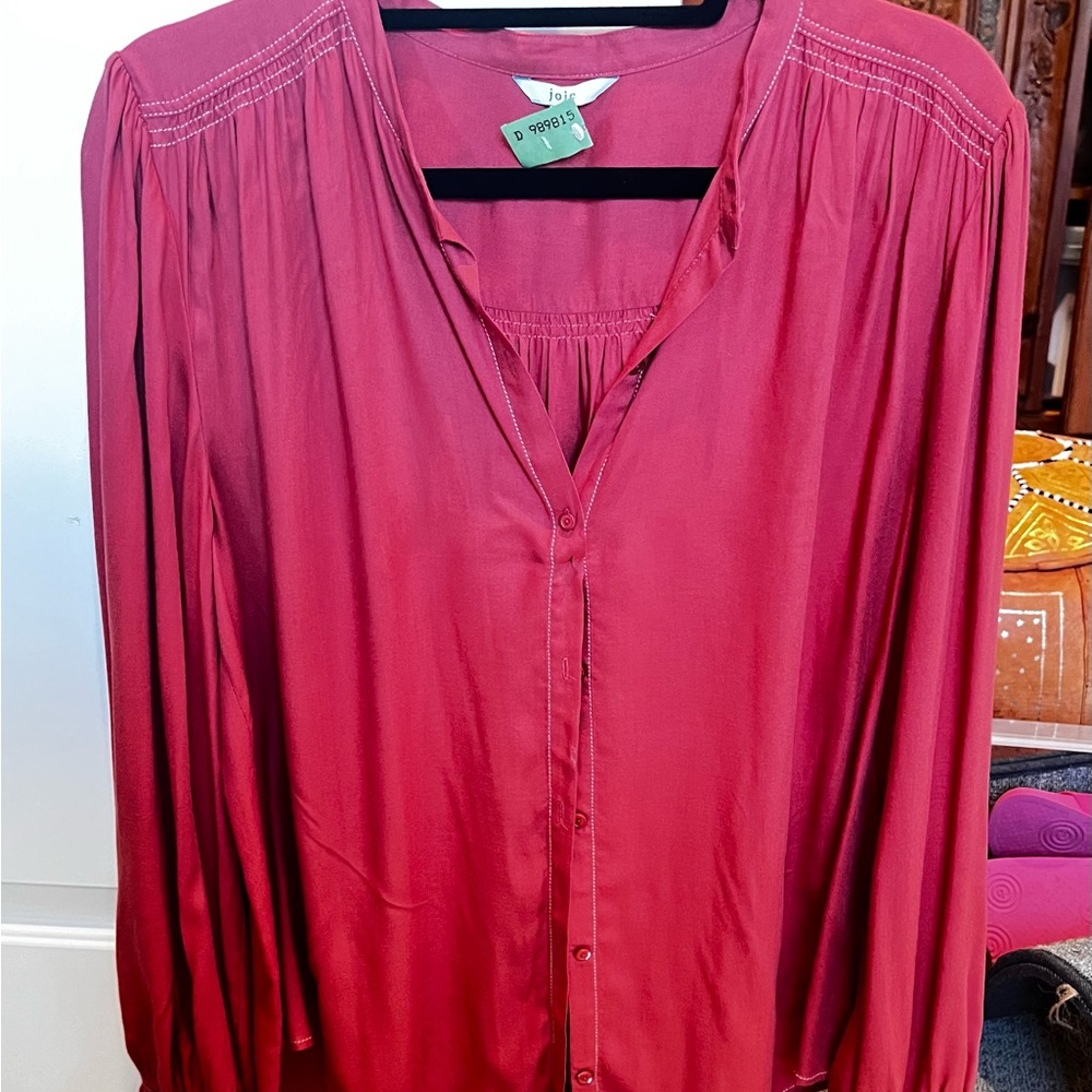 Joie Long Sleeve Top. Gorgeous rust color with white stitching. Very Flattering